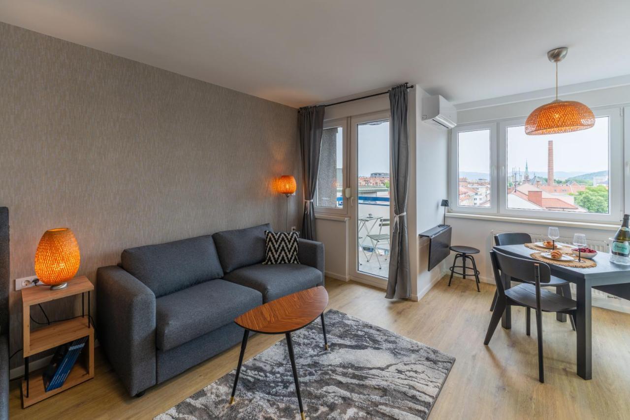 Elegant Tour As Studio Gilly With Open Views And A Balcony In The Center Ljubljana Extérieur photo
