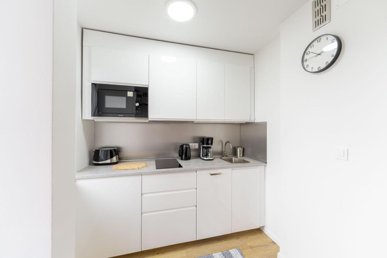 Elegant Tour As Studio Gilly With Open Views And A Balcony In The Center Ljubljana Extérieur photo