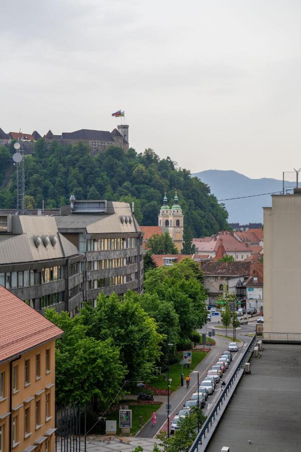 Elegant Tour As Studio Gilly With Open Views And A Balcony In The Center Ljubljana Extérieur photo