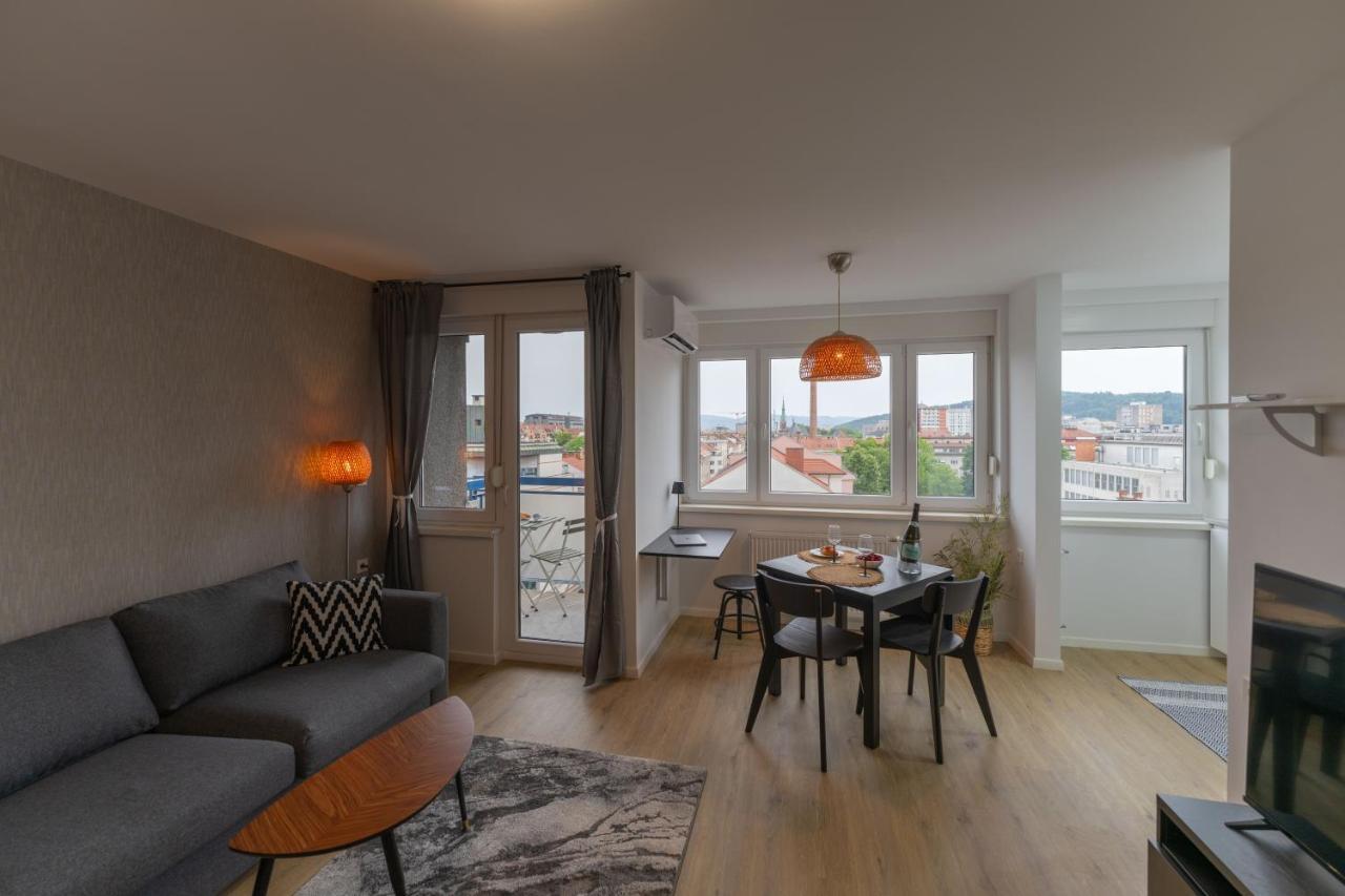 Elegant Tour As Studio Gilly With Open Views And A Balcony In The Center Ljubljana Extérieur photo