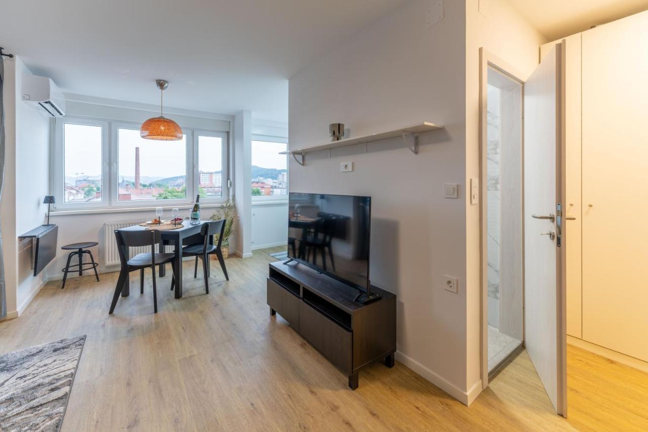 Elegant Tour As Studio Gilly With Open Views And A Balcony In The Center Ljubljana Extérieur photo