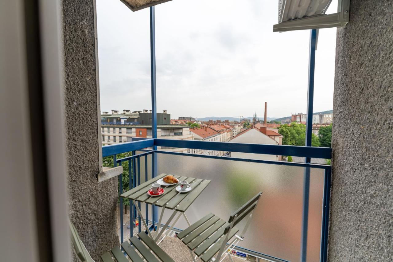 Elegant Tour As Studio Gilly With Open Views And A Balcony In The Center Ljubljana Extérieur photo